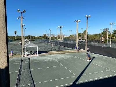 A pickleball court at Seminole Lake family Tennis.