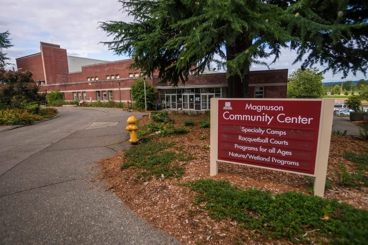Magnuson Comm. Ctr..