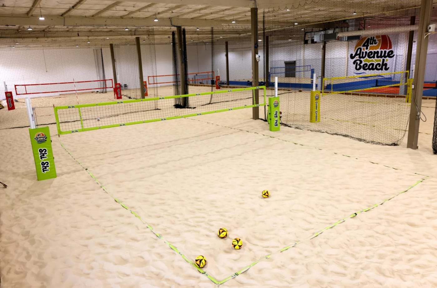 A pickleball court at Seattle - 4th Avenue Beach.